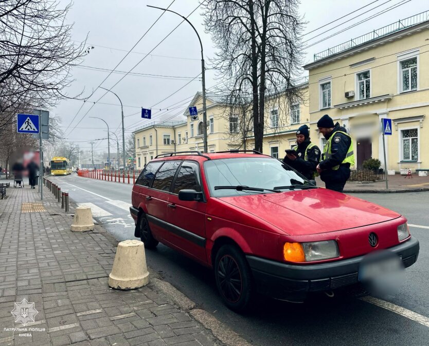 Зупинка авто в Україні / Фото: патрульна поліція