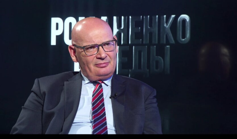 Украинцам 25 лет внушали, что у них лучшая Конституция в мире, - польский эксперт