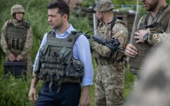 Зеленский осмотрел позиции военных в Станице Луганской