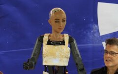 Робот Софія