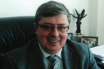 Александр Сухомлин