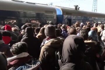Эвакуация из Киева, переселенцы, помощь переселенцам