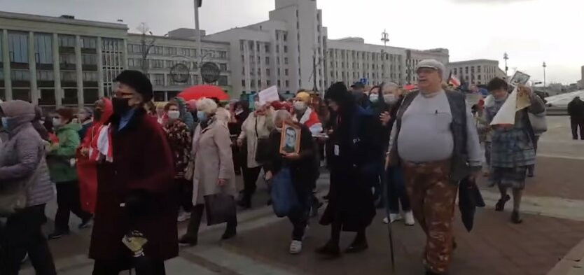 Пенсионеры на акции протеста в Минске,Протесты в Беларуси,ОМОН Беларуси