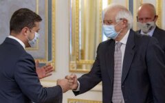 Боррель напомнил Зеленскому, что ЕС - не банкомат