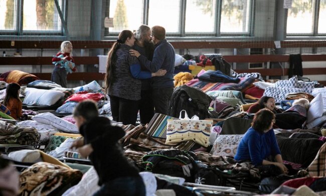 Украинских беженцев в Польше лишат денежной помощь и заставят покрывать расходы: условия