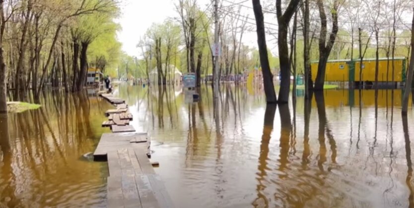 В Днепре продолжает расти уровень воды: Гидрометцентр рассказал о ситуации в Киеве