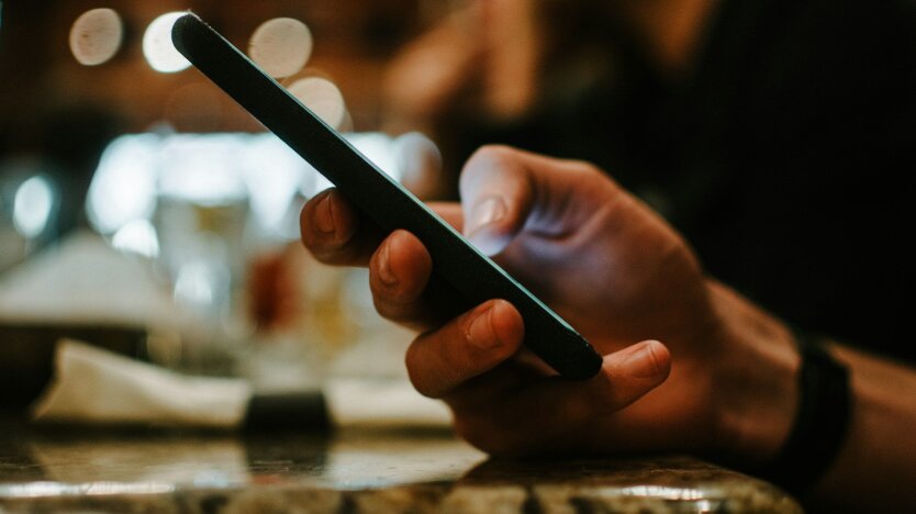 В Испании пропал мобильный интернет и связь