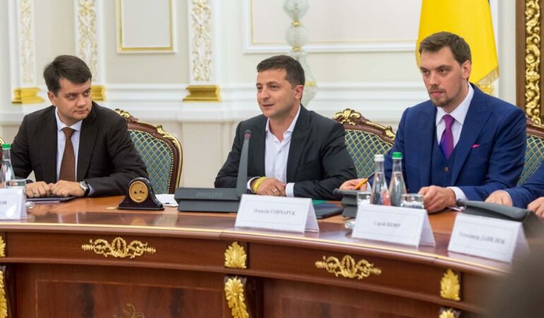 гончарук зеленский разумков