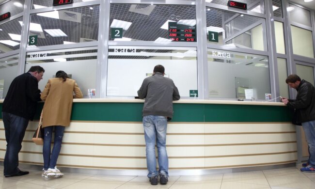 Отделения банков / Фото: Виталий Носач, РБК-Украина