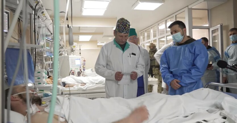 Зеленский посетил раненых защитников в госпитале, вознаграждение