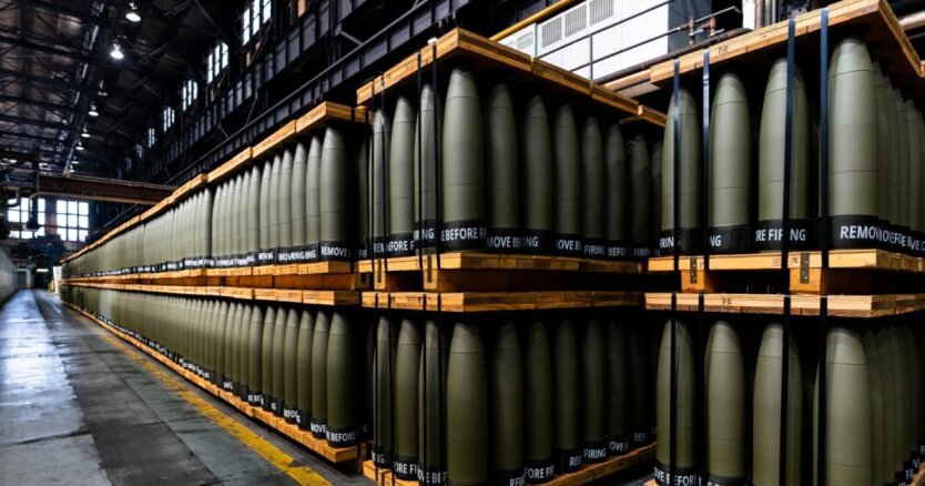 Поставки оружия и боеприпасосов в Украину из США