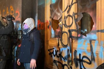 У Авакова отреагировали на беспорядки во время протестов сторонников Стерненко