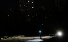Отключения света в Украине / Фото: Sergey Dolzhenko / EPA