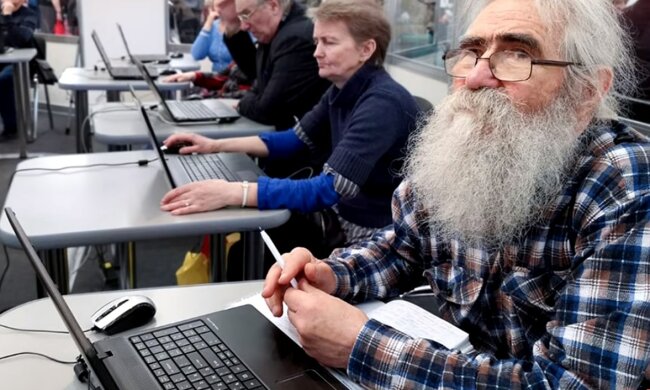 Пенсіонери, що працюють, пенсії в Україні, виплата пенсій