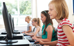 дети за компьютером