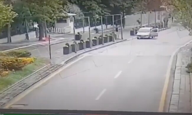 В Анкаре произошел теракт у зданий парламента и МВД: видео