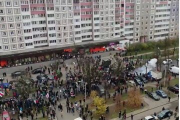 Столкновения ОМОНа с протестующими в Беларуси, Площадь перемен в Минске