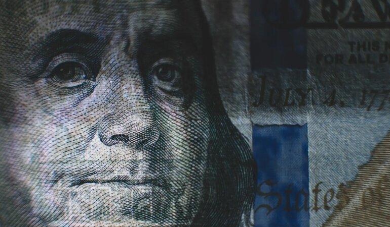 Долари, курс валют