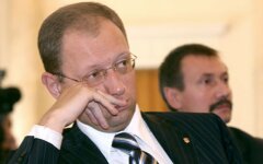 Рада снова не назначила дату киевских выборов, но Яценюк продолжит подбор единого кандидата