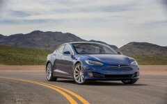 Tesla Илона Маска утер нос даже Jaguar, установив рекорд скорости