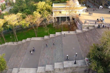 В Одессе открыли для туристов Потемкинскую лестницу и другие популярные локации