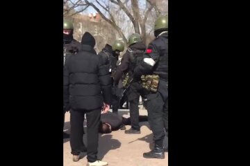 Оккупанты пытались разогнать мирный митинг в Бердянске