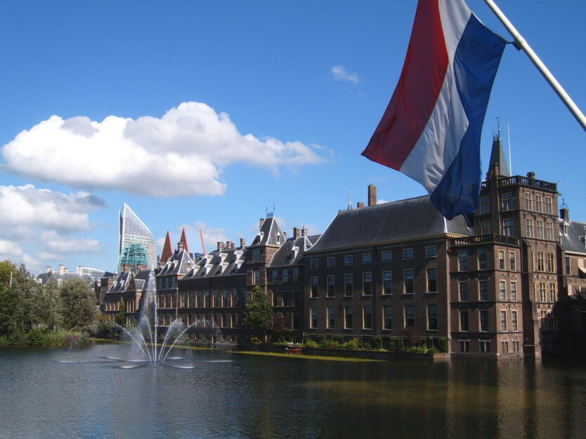 Нідерланди. Парламент