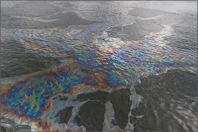 нефть в море