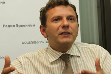 Девальвация гривны — последний шанс на успех Украины, — эксперт