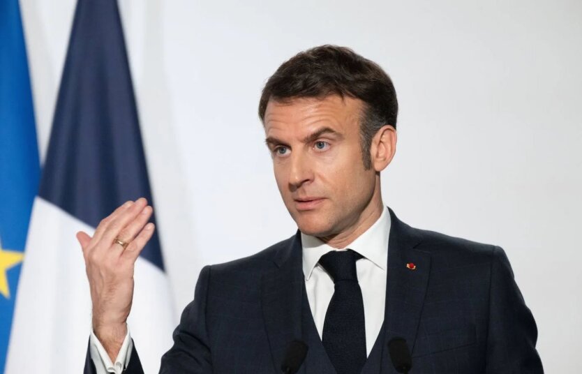 Президент Франции не исключает военной интервенции, если Россия "зайдет слишком далеко"