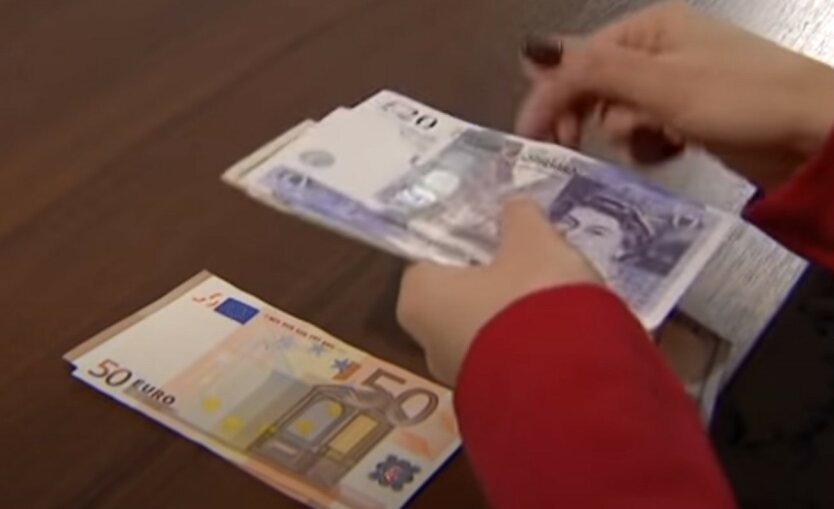 Украинцам объяснили, как хранить деньги и богатеть