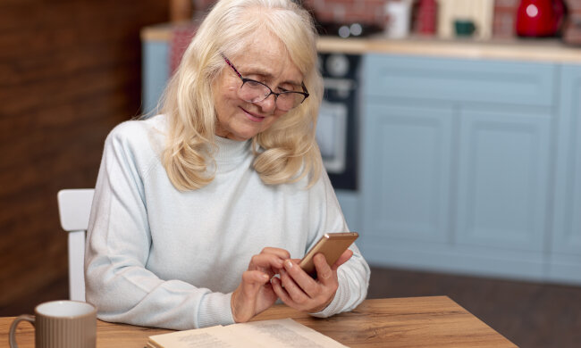 Идентификация пенсионеров / Фото: freepik