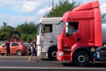 В Киеве запретили въезд грузовикам из-за адской жары