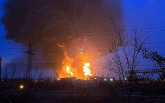 В Белгороде взорвали нефтебазу. Россия обвинила Украину, но фото и видео говорят о другом