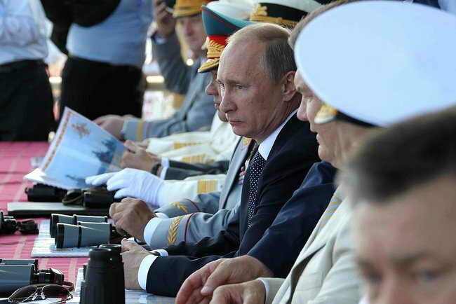 Владимир Путин и Виктор Янукович в Севастополе