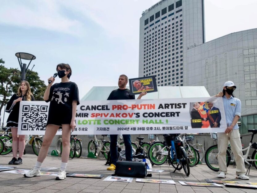В Сеуле требуют запретить выступление Владимира Спивакова