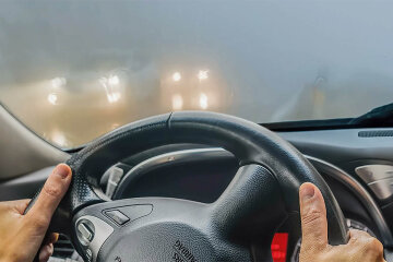 Запітніння вікон в авто