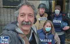Из-за обстрела оккупантов под Киевом погиб оператор Fox News и украинская журналистка