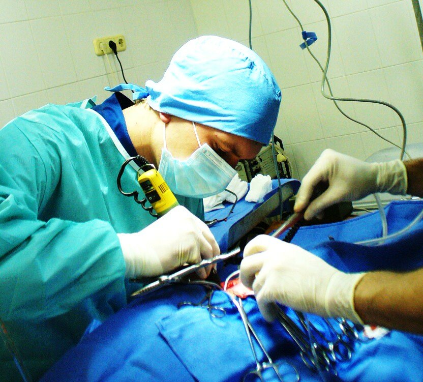 хирург операция