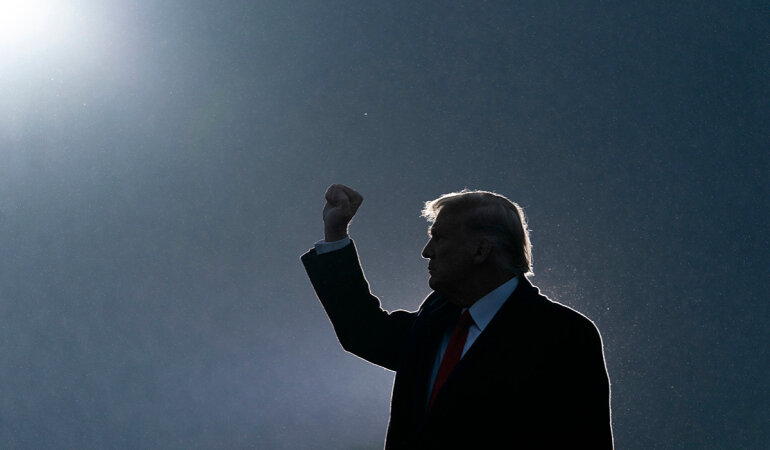 В поисках утерянного доверия: почему расцветают культы политических вождей