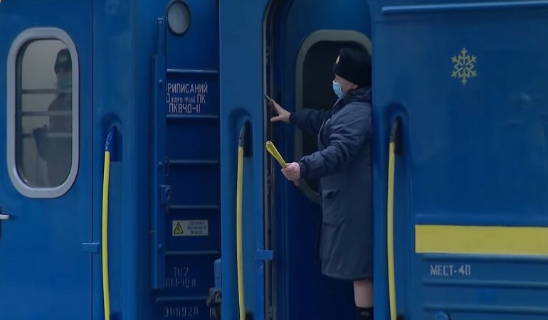 Укрзализныця, майские праздники в Украине, популярные направления поездов