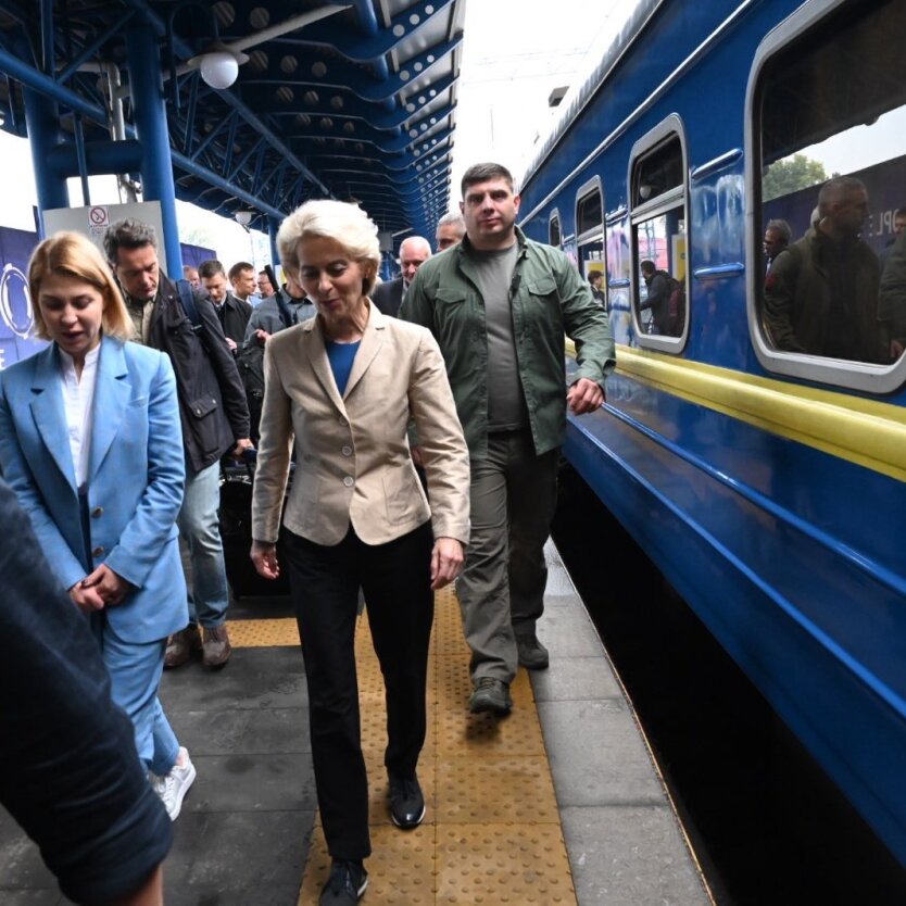 Урсула фон дер Ляйен прибыла в Киев/ Фото: Твиттер главы Еврокомиссии