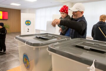Вибори у Молдові, фото - EPA/DUMITRU DORU