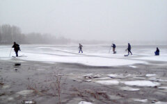 рыбаки на льдине