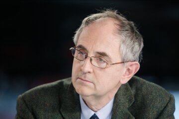 Эдвард Лукас