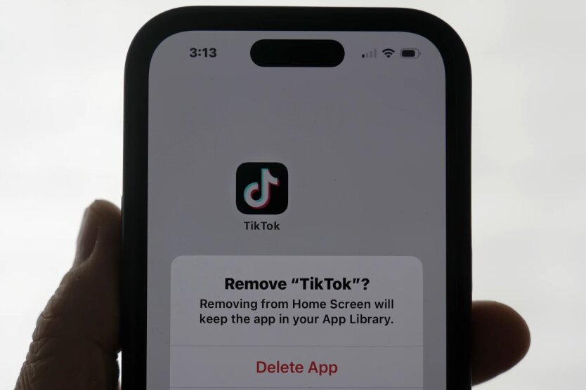 TikTok повністю заблокували у США напередодні інавгурації Трампа