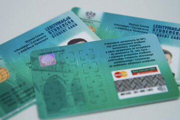 Студенческие билеты в Польше