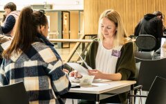 Защита украинцев за границей / Фото: RefugeeHelp