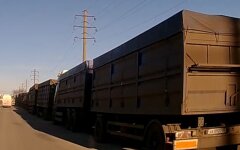 Колона зерновозів у Криму / Фото: Крим.Реалії