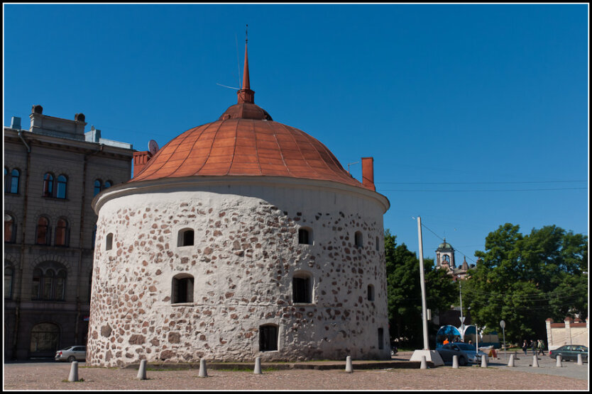 Башня на главной площади города